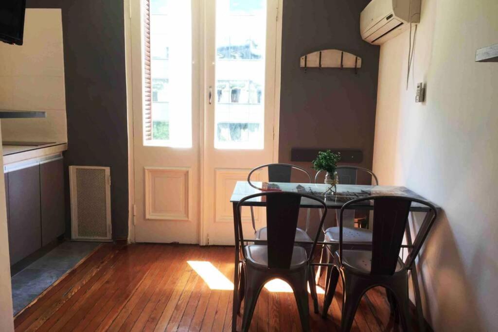Duplex En Centro Historico Y Turistico Sobre Av. De Mayo Буенос Айрес Екстериор снимка