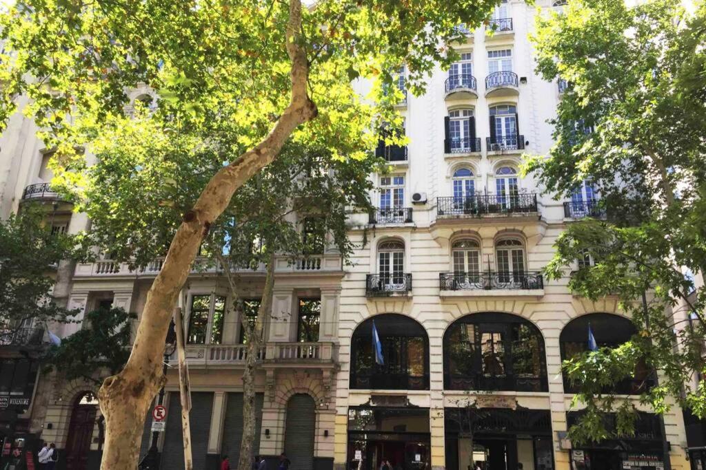 Duplex En Centro Historico Y Turistico Sobre Av. De Mayo Буенос Айрес Екстериор снимка