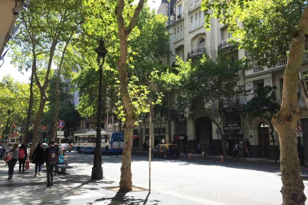 Duplex En Centro Historico Y Turistico Sobre Av. De Mayo Буенос Айрес Екстериор снимка